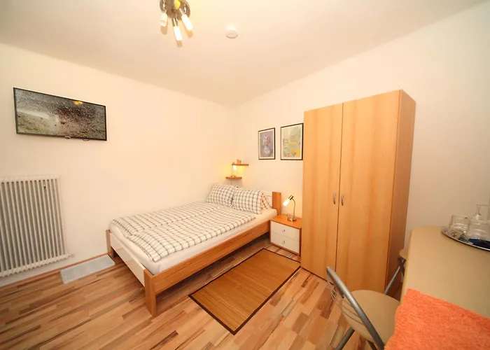 Bockwirt בית הארחה *